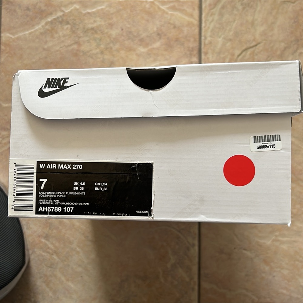 Nike Air Max 270 - Picture 5 of 6